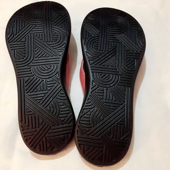 SOLD Nike pink metallic memory foam slipper 10 - Picture 3 of 3